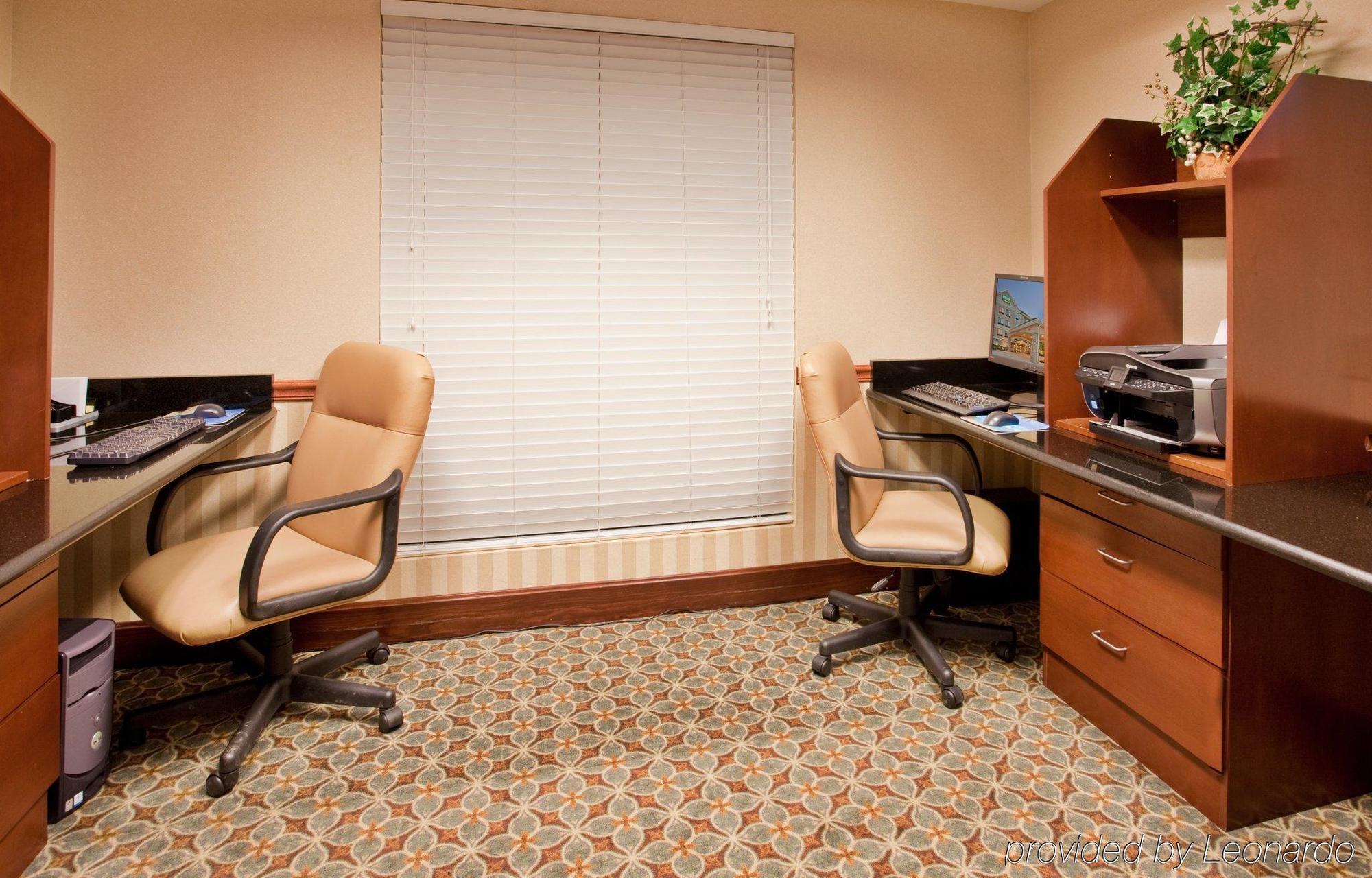 Staybridge Columbia-highway 63 & I-70 By Ihg 3*